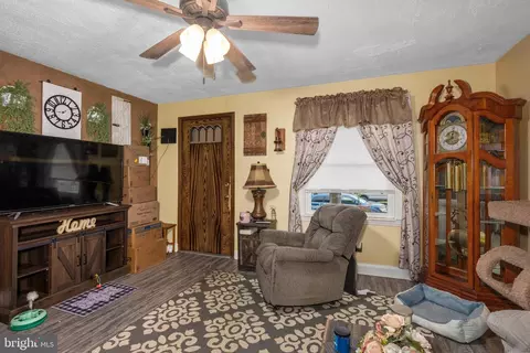 2122 Firethorn Rd, Middle River, MD 21220 photo 5