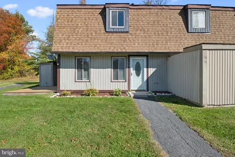 76 King Henry Cir #76B, Rosedale, MD 21237