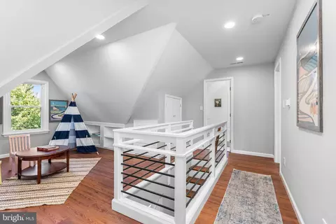 Entry Way - 710 Anneslie Rd, Baltimore, MD 21212 photo 5 of 7
