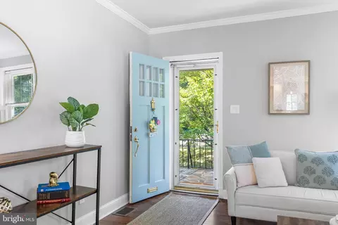 Entry Way - 710 Anneslie Rd, Baltimore, MD 21212 photo 1 of 7
