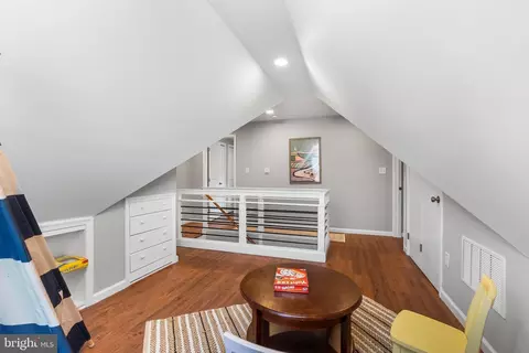 Entry Way - 710 Anneslie Rd, Baltimore, MD 21212 photo 6 of 7