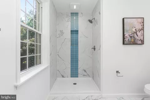 Bath - 710 Anneslie Rd, Baltimore, MD 21212 photo 1 of 5