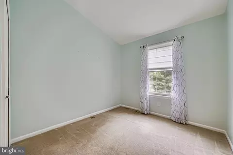 Bedroom - 9 Bridgeview Ct, Nottingham, MD 21236 photo 3 of 3