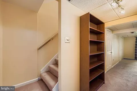 Entry Way - 9 Bridgeview Ct, Nottingham, MD 21236 photo 2 of 2