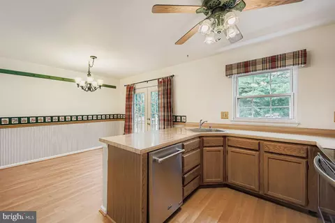 Kitchen - 9 Bridgeview Ct, Nottingham, MD 21236 photo 3 of 3