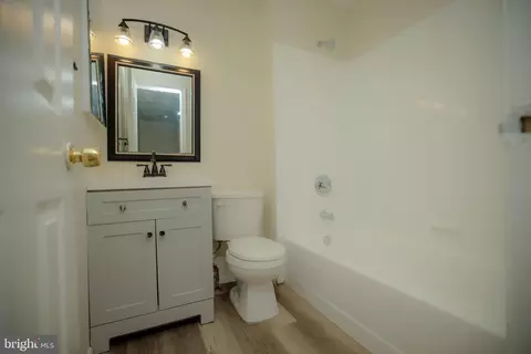 Bath - 9 Bartley Ct, Nottingham, MD 21236 photo 2 of 2