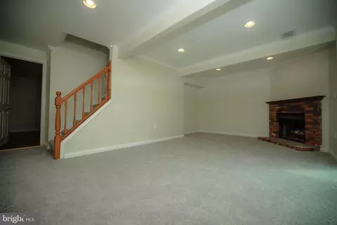 Living - 9 Bartley Ct, Nottingham, MD 21236 photo 5 of 6