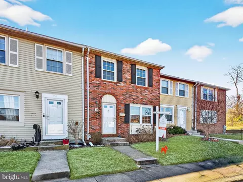 23 Guinevere Ct, Rosedale, MD 21237