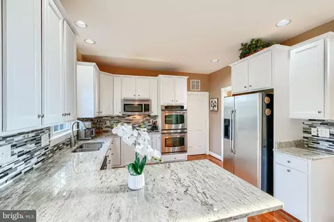 Kitchen - 5636 Allender Rd, White Marsh, MD 21162 photo 7 of 9
