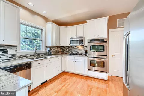 Kitchen - 5636 Allender Rd, White Marsh, MD 21162 photo 4 of 9