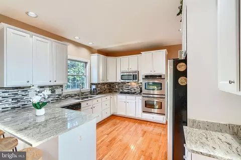 Kitchen - 5636 Allender Rd, White Marsh, MD 21162 photo 5 of 9
