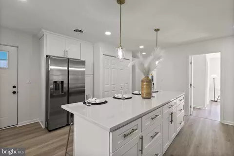 2806 Bay Dr, Sparrows Point, MD 21219 photo 7
