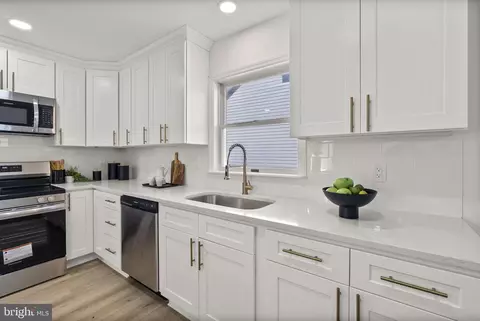 2806 Bay Dr, Sparrows Point, MD 21219 photo 6