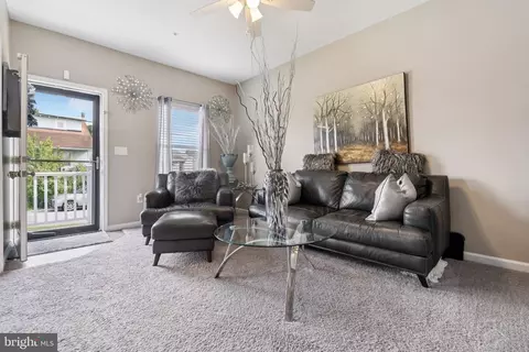 Living - 7520 Avondale Ave, Baltimore, MD 21224 photo 1 of 2