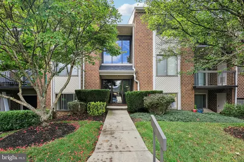 10 Mullingar Ct #302, Lutherville Timonium, MD 21093