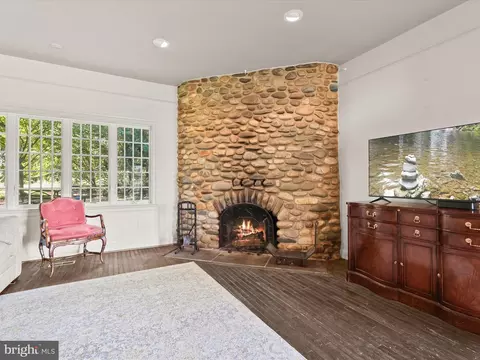 Living - 5708 Emory Rd, Upperco, MD 21155 photo 8 of 13