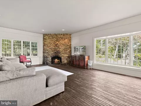 Living - 5708 Emory Rd, Upperco, MD 21155 photo 9 of 13