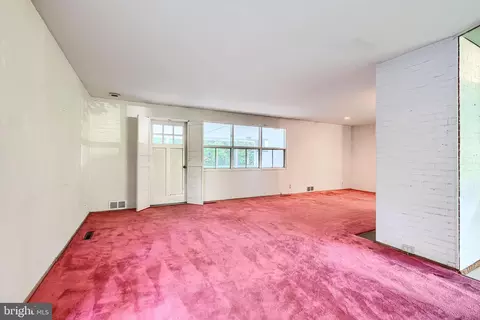 6015 Lakeview Rd, Baltimore, MD 21210 photo 8