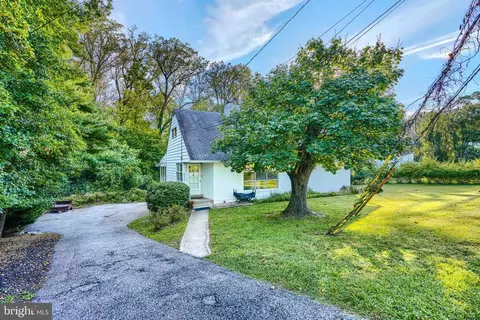 6015 Lakeview Rd, Baltimore, MD 21210 photo 5