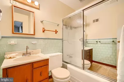 6015 Lakeview Rd, Baltimore, MD 21210 photo 29