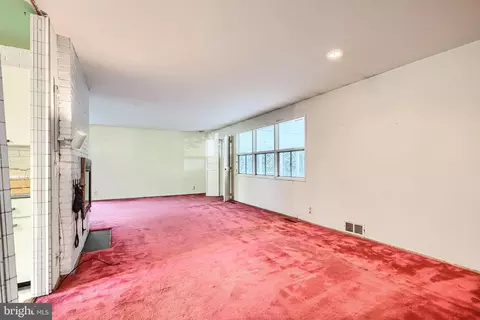 6015 Lakeview Rd, Baltimore, MD 21210 photo 14