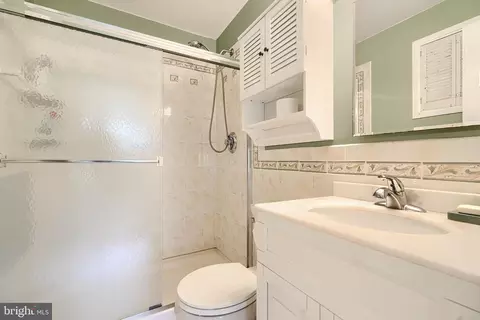 6015 Lakeview Rd, Baltimore, MD 21210 photo 37