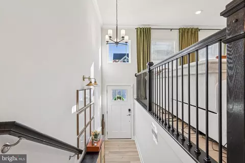 Entry Way - 2218 Partin Rd, Baltimore, MD 21244 photo 1 of 16