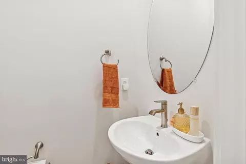 Bath - 2218 Partin Rd, Baltimore, MD 21244 photo 1 of 5