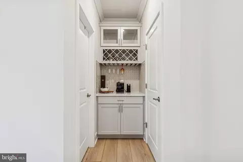 Entry Way - 2218 Partin Rd, Baltimore, MD 21244 photo 8 of 16