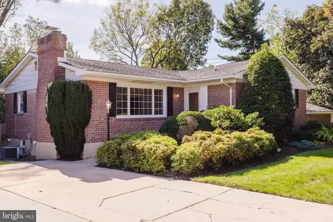 201 Chantrey Rd, Lutherville Timonium, MD 21093