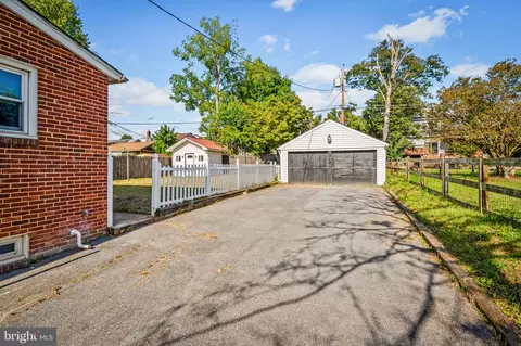 1007 Saint Charles Ave, Baltimore, MD 21229 photo 4