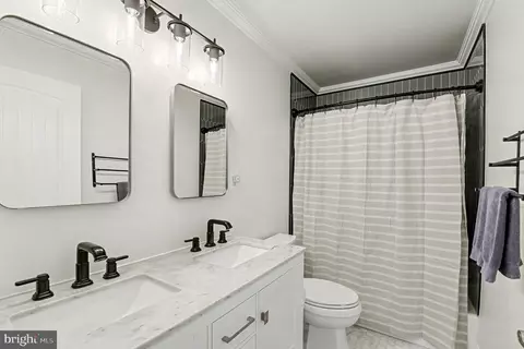Bath - 2804 7th St, Sparrows Point, MD 21219 photo 3 of 3