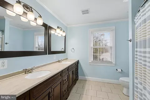 Bath - 2804 7th St, Sparrows Point, MD 21219 photo 2 of 3