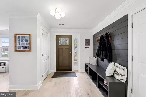 Entry Way - 2804 7th St, Sparrows Point, MD 21219 photo 1 of 3