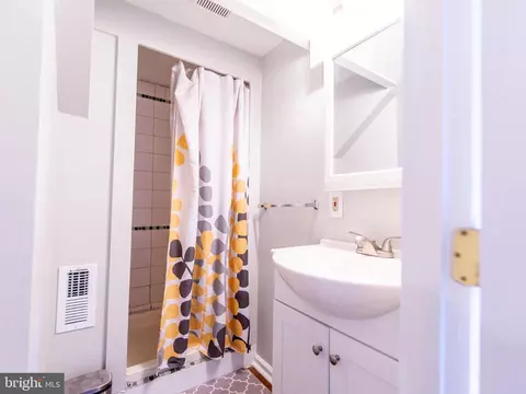 Bath - 8222 Cornwall Rd, Dundalk, MD 21222 photo 3 of 4