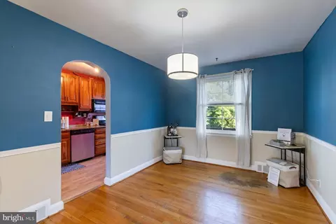 Entry Way - 1014 Elm Rd, Halethorpe, MD 21227 photo 2 of 6