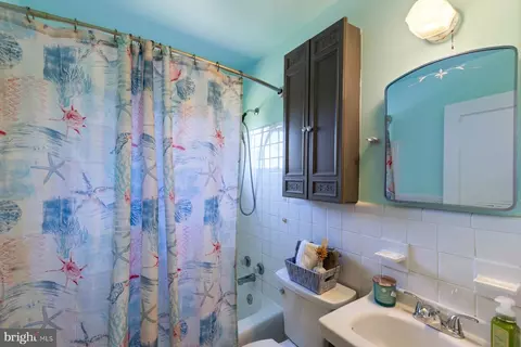 Bath - 1014 Elm Rd, Halethorpe, MD 21227 photo 1 of 1