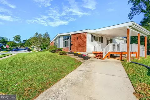 4504 Scotts Level Ct, Pikesville, MD 21208