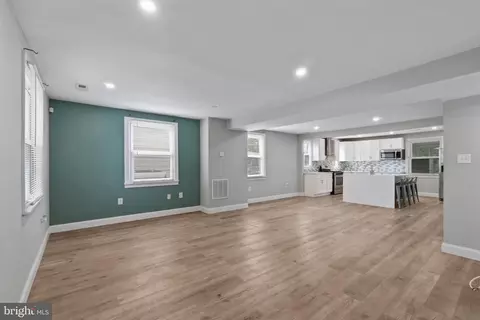 Living - 3412 Sollers Point Rd, Dundalk, MD 21222 photo 2 of 2