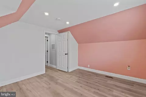 Entry Way - 3412 Sollers Point Rd, Dundalk, MD 21222 photo 6 of 7