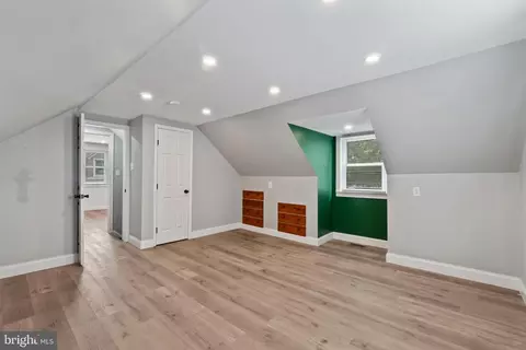 Entry Way - 3412 Sollers Point Rd, Dundalk, MD 21222 photo 5 of 7
