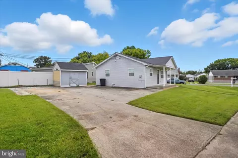 1111 Cord St, Middle River, MD 21220 photo 2