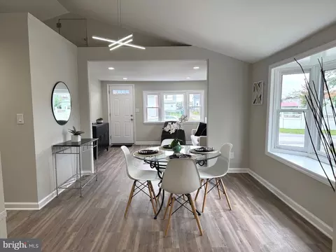 Dining - 7 Centre Ave, Dundalk, MD 21222 photo 5 of 5