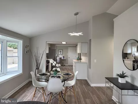 Dining - 7 Centre Ave, Dundalk, MD 21222 photo 3 of 5