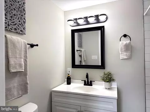 Bath - 7 Centre Ave, Dundalk, MD 21222 photo 1 of 5
