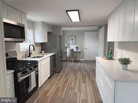 Kitchen - 7 Centre Ave, Dundalk, MD 21222 photo 1 of 4
