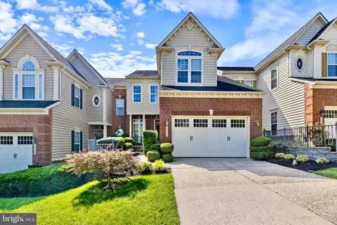 8325 Meadowsweet Rd #8325, Pikesville, MD 21208