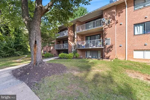 101 Fitz Ct #202, Reisterstown, MD 21136