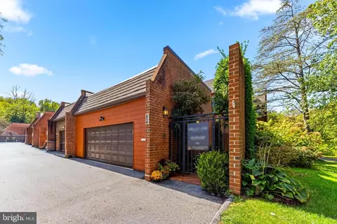 2 Coldwater Ct, Towson, MD 21204