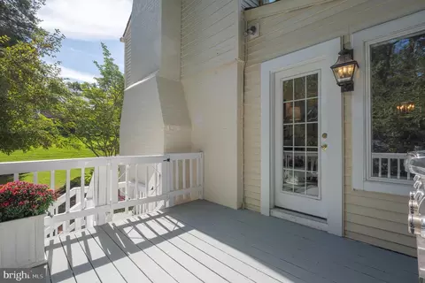 Exterior - 27 Murray Hill Cir, Baltimore, MD 21212 photo 13 of 19